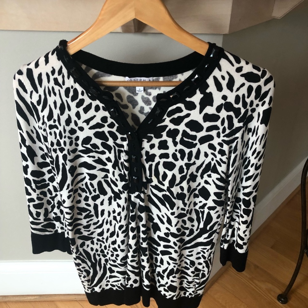 Joseph A Black and White V-Neck Sweater